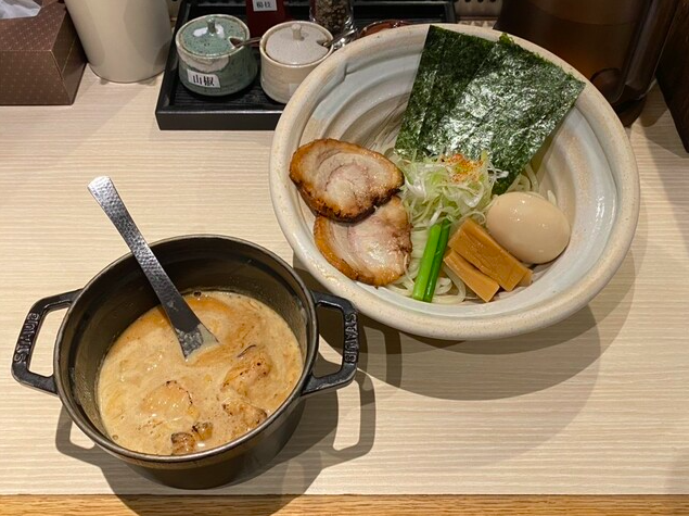 【名物】もつつけめん