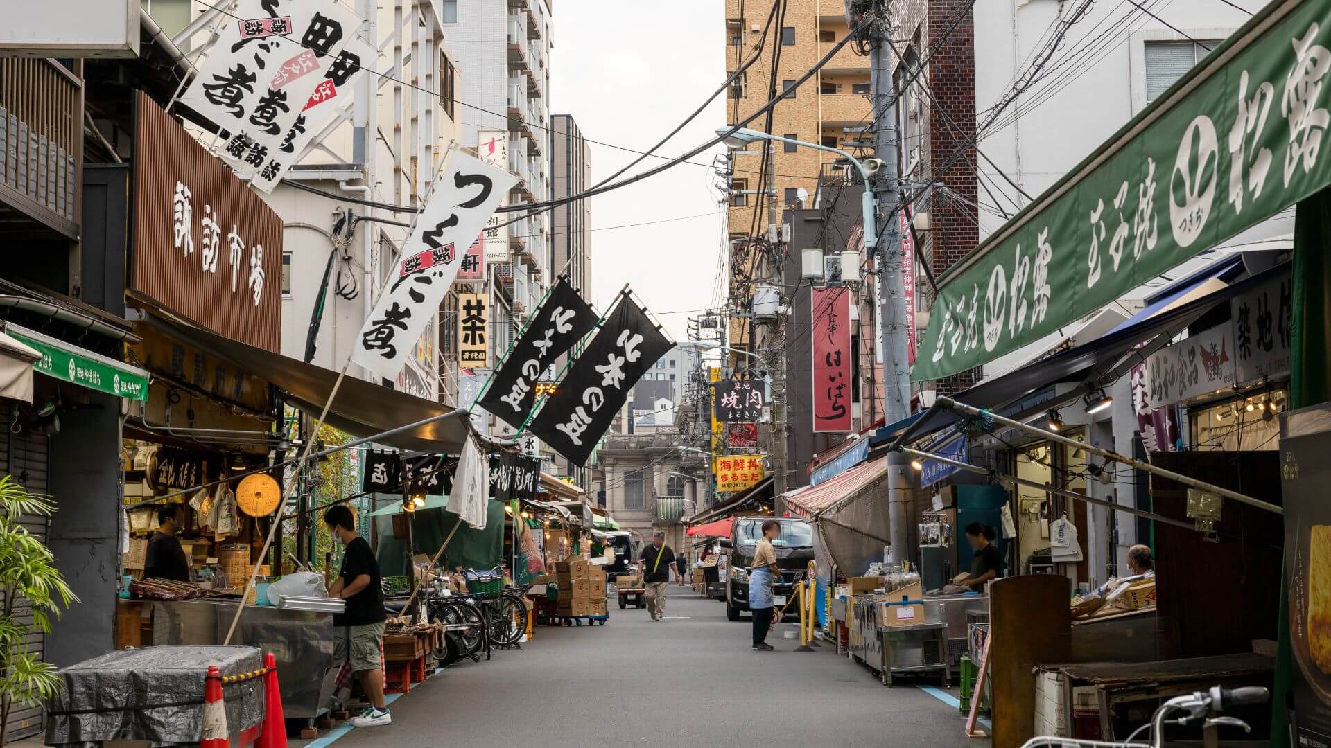 【2025年最新版】築地場外市場ランチ16選｜お寿司・海鮮丼の人気店や1000円台以下の穴場ランチを編集部が厳選紹介！