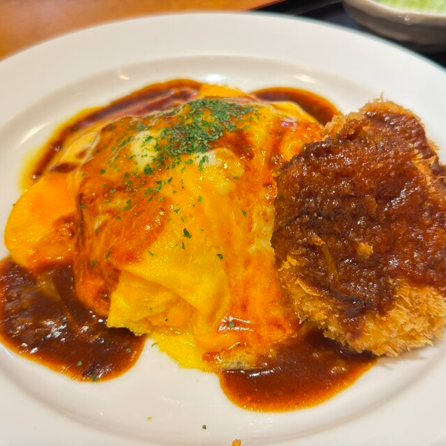 ヒレのっけオムライス