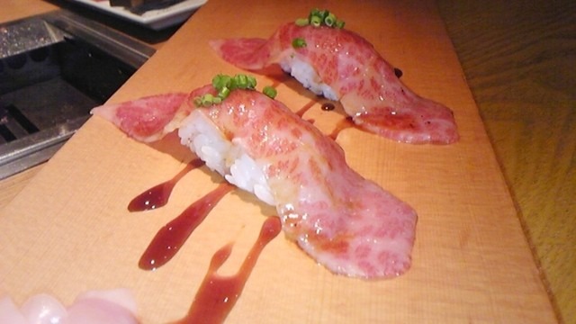 牛炙り大トロ握り