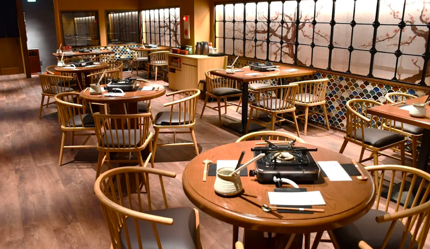 【和牛すき焼き 京都力山 京都駅前店】肉の厚みと技で魅せる和牛のこだわりコース