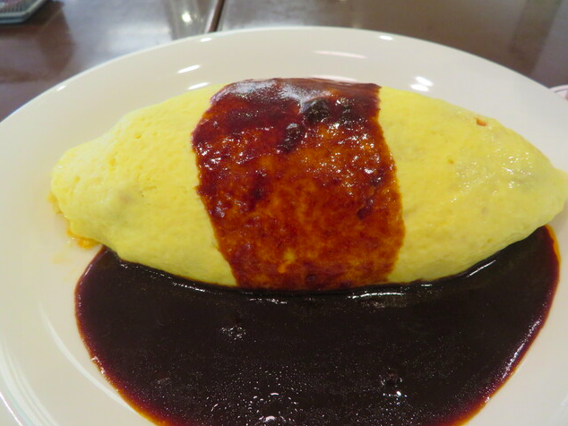 デミグラスソースのオムライス