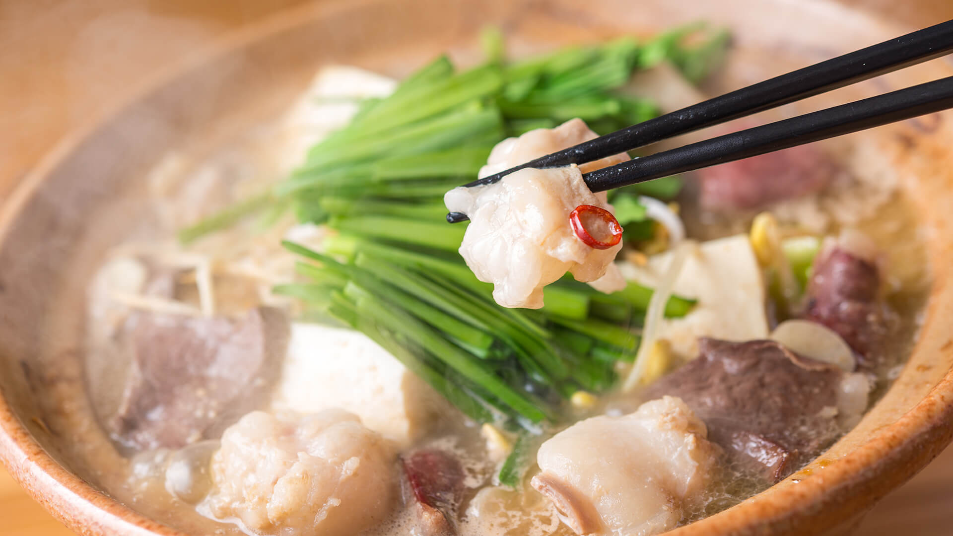 【福岡グルメ】天神のもつ鍋12選｜地元民も通う老舗や人気の味噌もつ鍋など！観光・女子会・デートで行きたい名店＆穴場まとめ