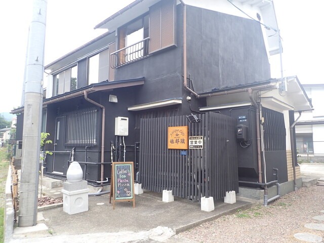 【Antique Cafe 穂都璃】鶴ヶ城のお堀を眺めながら♪季節パフェと会津グルメを楽しめるカフェ