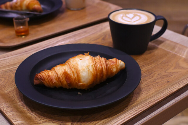 モーニングセット（クロワッサン&ホットラテ）