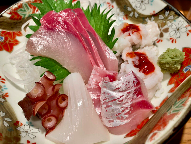 お造りの盛り合わせ