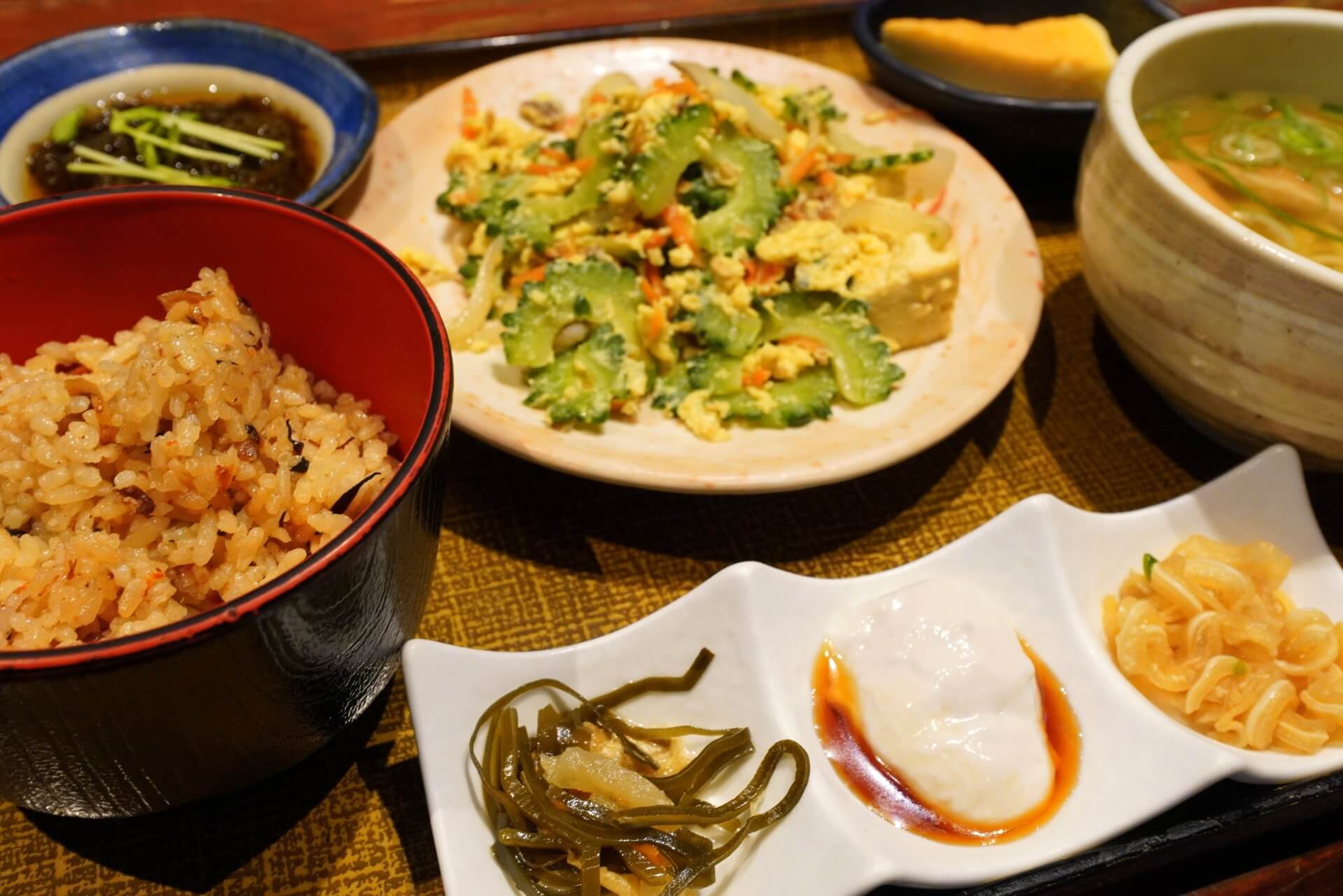 【完全版】読谷の人気ランチ24選｜観光・地元民に支持されるおすすめ店をジャンル別に厳選！