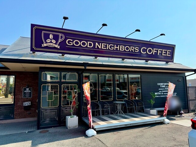 【グッドネイバーズコーヒー】三元豚カツサンドとトーストで朝を始める倉庫風カフェ