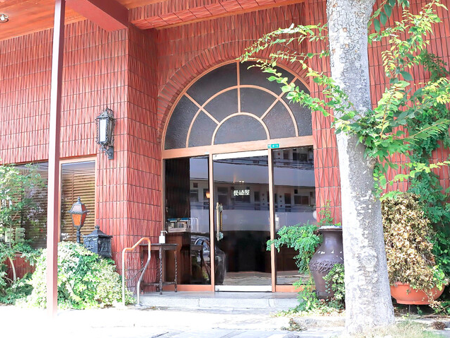 【長崎屋】焼きカレーとアンティークが出迎える異国の喫茶時間