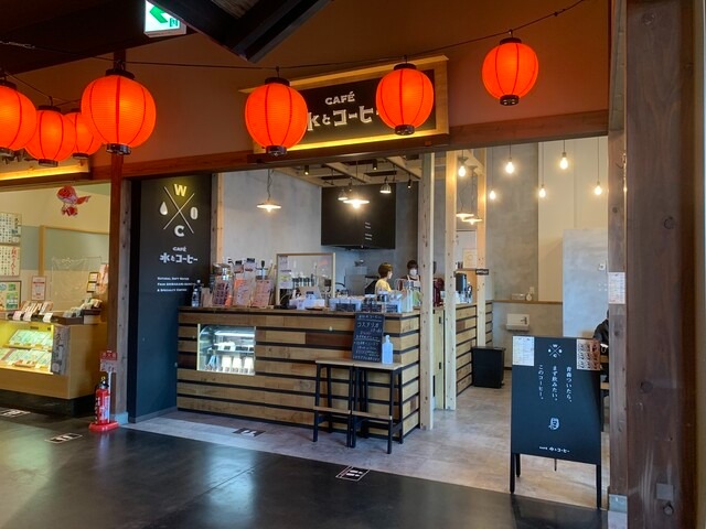 【CAFÉ 水とコーヒー 新青森駅店】新幹線待ちの一杯に！白神山地の水が引き出す澄んだコーヒー