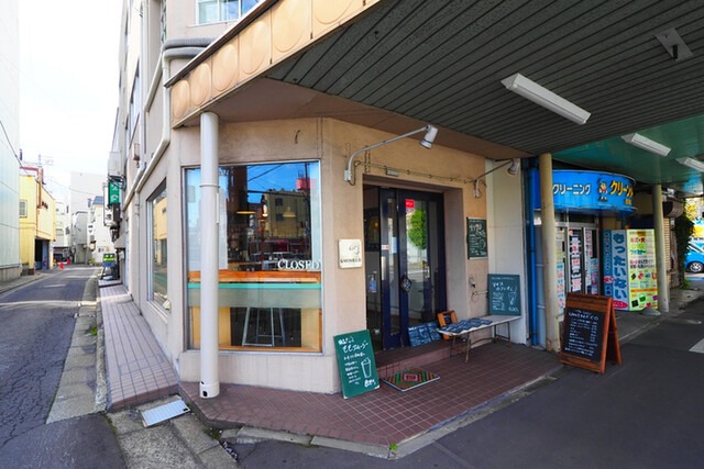 【The Lobby Umineco】ひとり時間にも◎ラテが美味しい街角カフェ