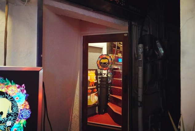 【純血統うるまアグーしゃぶしゃぶ金とん 国際通り店】純血統アグーを沖縄食材と味わう！