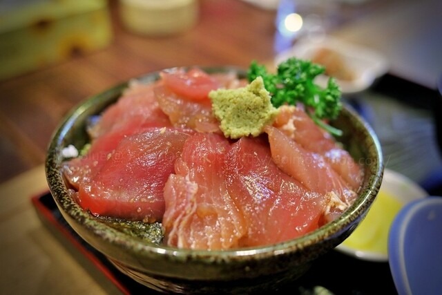 生マグロ漬丼