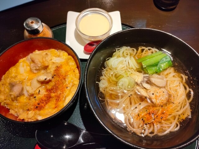 親子丼と稲庭うどんセット