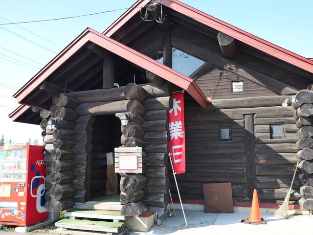 【ステーキハウス スフィーダ】ステーキ派もやきそば派も満たされるレストラン