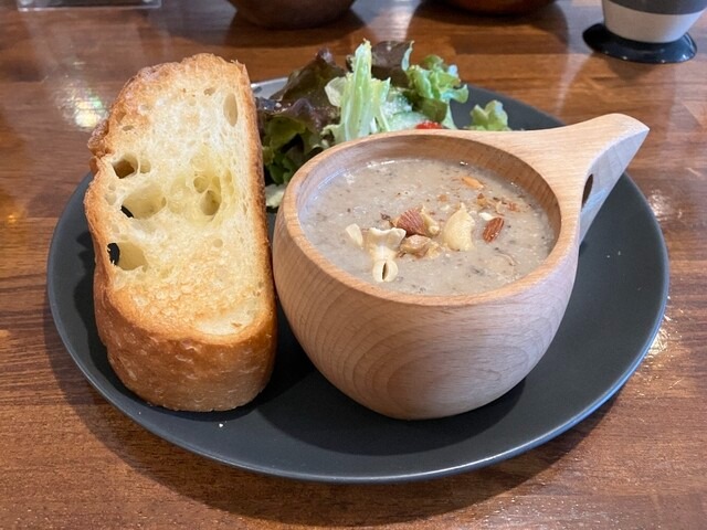 ナッツと5種きのこのポタージュ