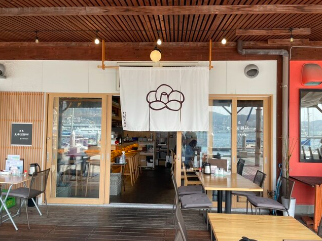 【出島ワーフ 出島太田製麺所】地獄炊きと夜景を味わう長崎港の五島うどん体験