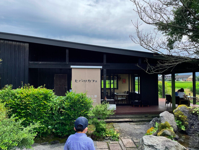 【ヒバリカフェ】阿蘇の絶景と手作りホットドッグが出会う場所