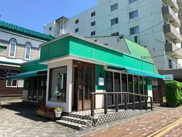 【レストラン オネット】焼きたてマドレーヌが締めくくる季節のフレンチコース